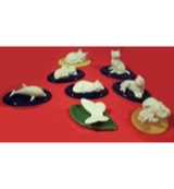 Volatile Poes Zittend Met Onderlegger (1 stuk)