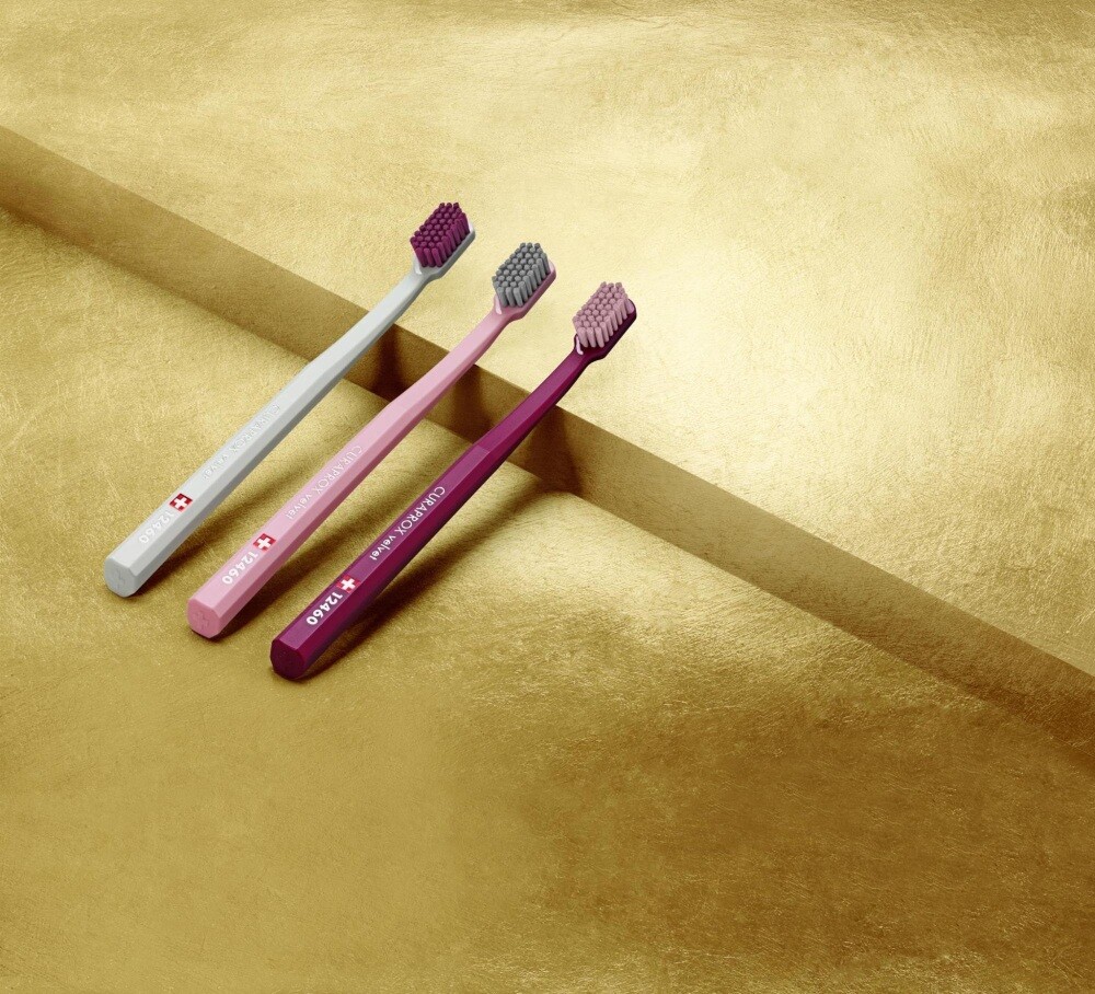 Curaprox Tandenborstel Velvet (1 stuk) - image 2