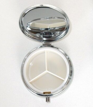 Bezouwen Pillendoosje 3-vakken (1 stuk)