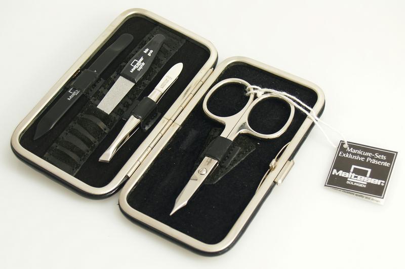 Malteser Manicure-etui 4-delig Zwart Lak- en Fluweelleer (1 set)
