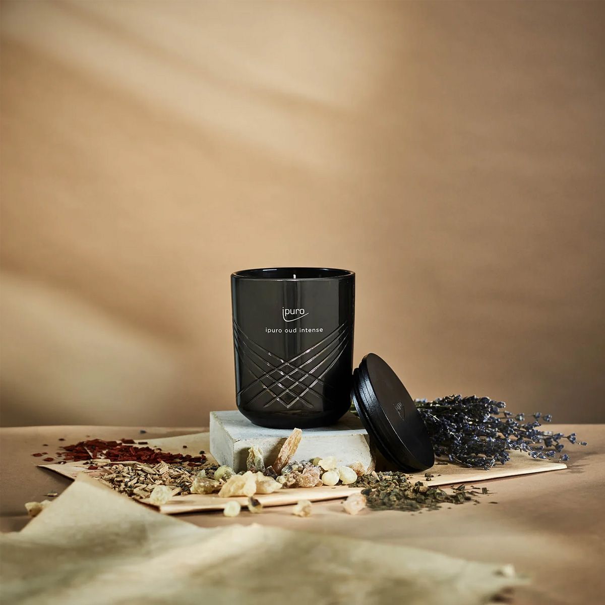 Ipuro Oud Intens Kaars (270 gr)